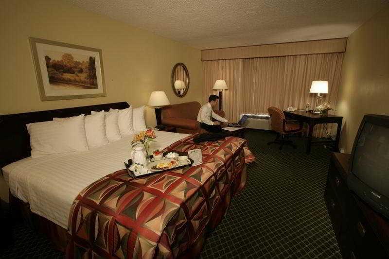 Hotel 31 Houston Near The Galleria Номер фото